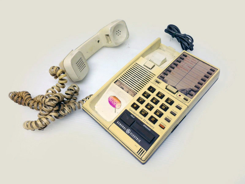 telefono centralita beige desgastado sobremesa pared general electric oficina 9.7x22x14.5 1u